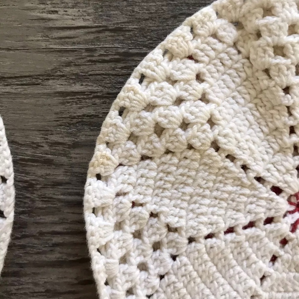 Handcrafted Vintage Crochet Pinwheel Potholders - Red and Green - Christmas - Picture 6 of 6